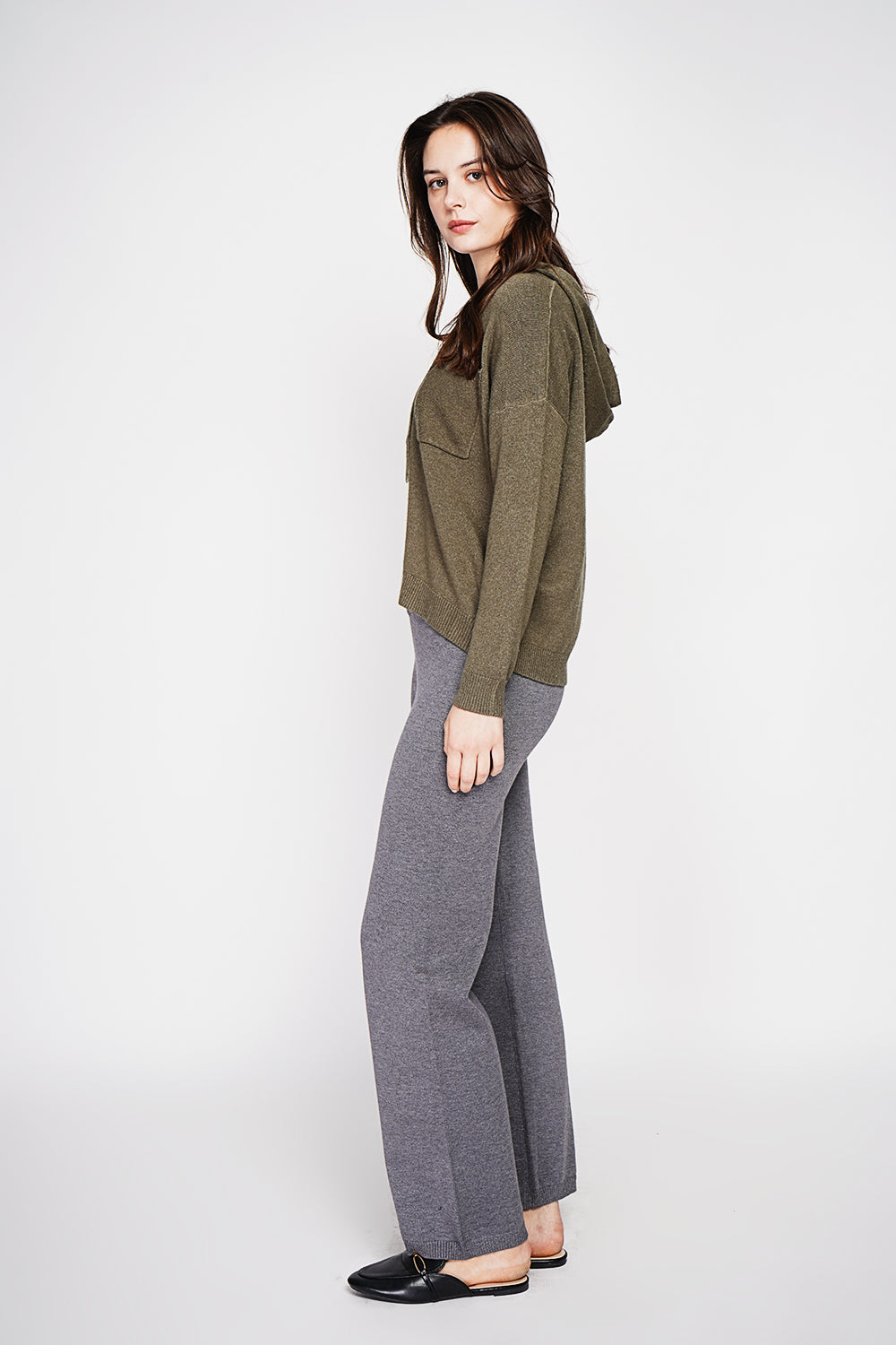 Long-sleeved chest patch pocket hoodie – Khaki – C&Jo