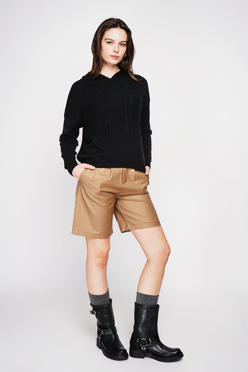Pull à capuche poche plaquée 4 fils – Noir – C&Jo
