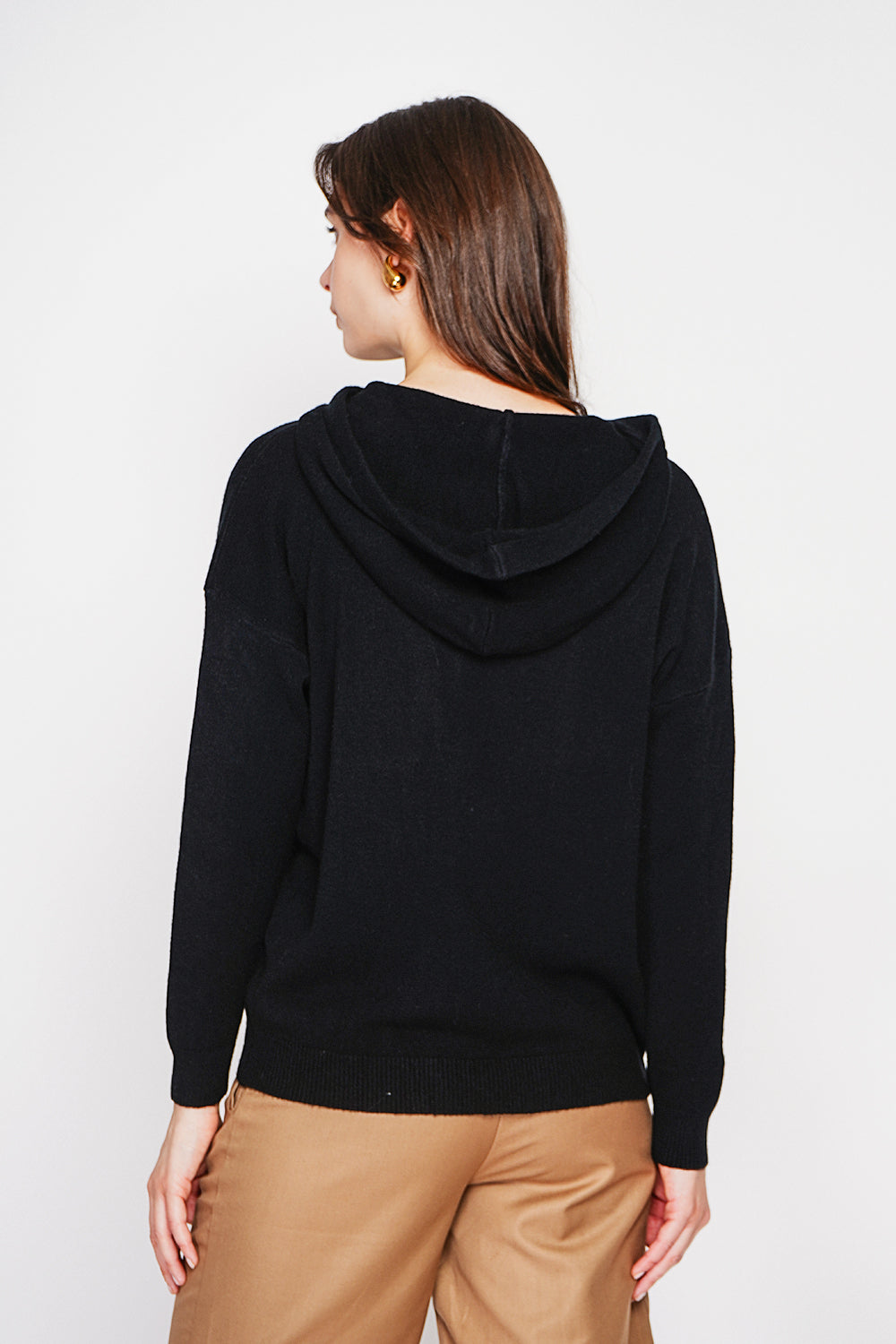 Pull à capuche poche plaquée 4 fils – Noir – C&Jo