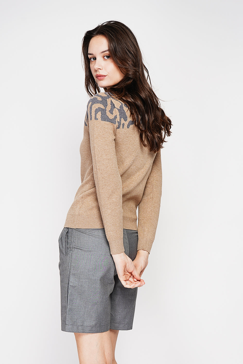 Pull col montant léopard – Camel – C&Jo