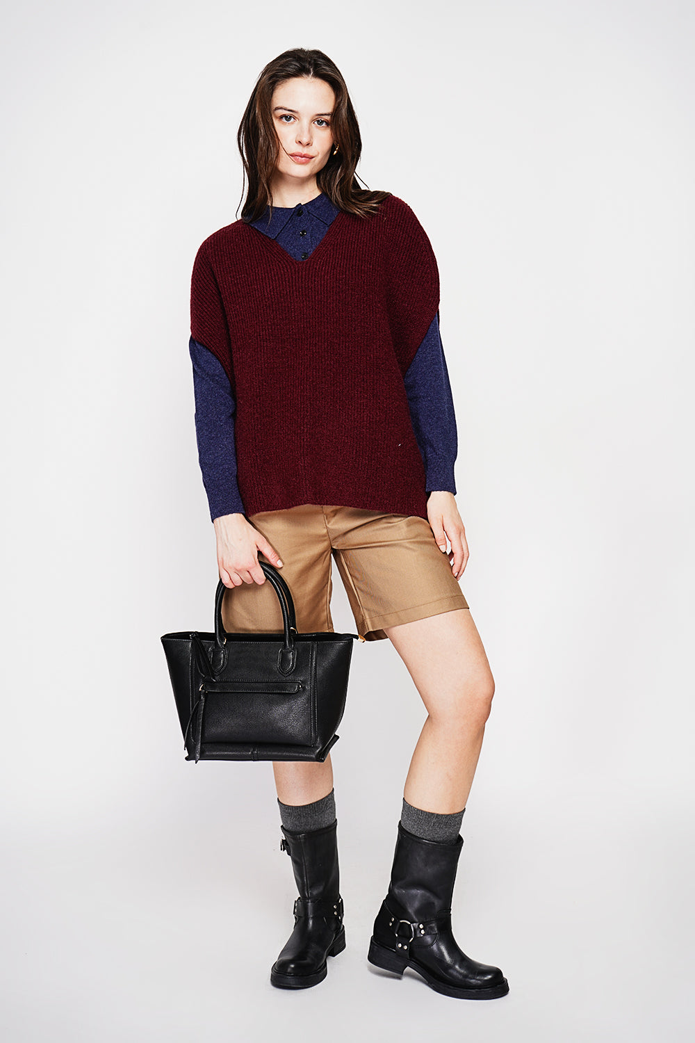 V-neck poncho sweater with fancy knit and oversized cut