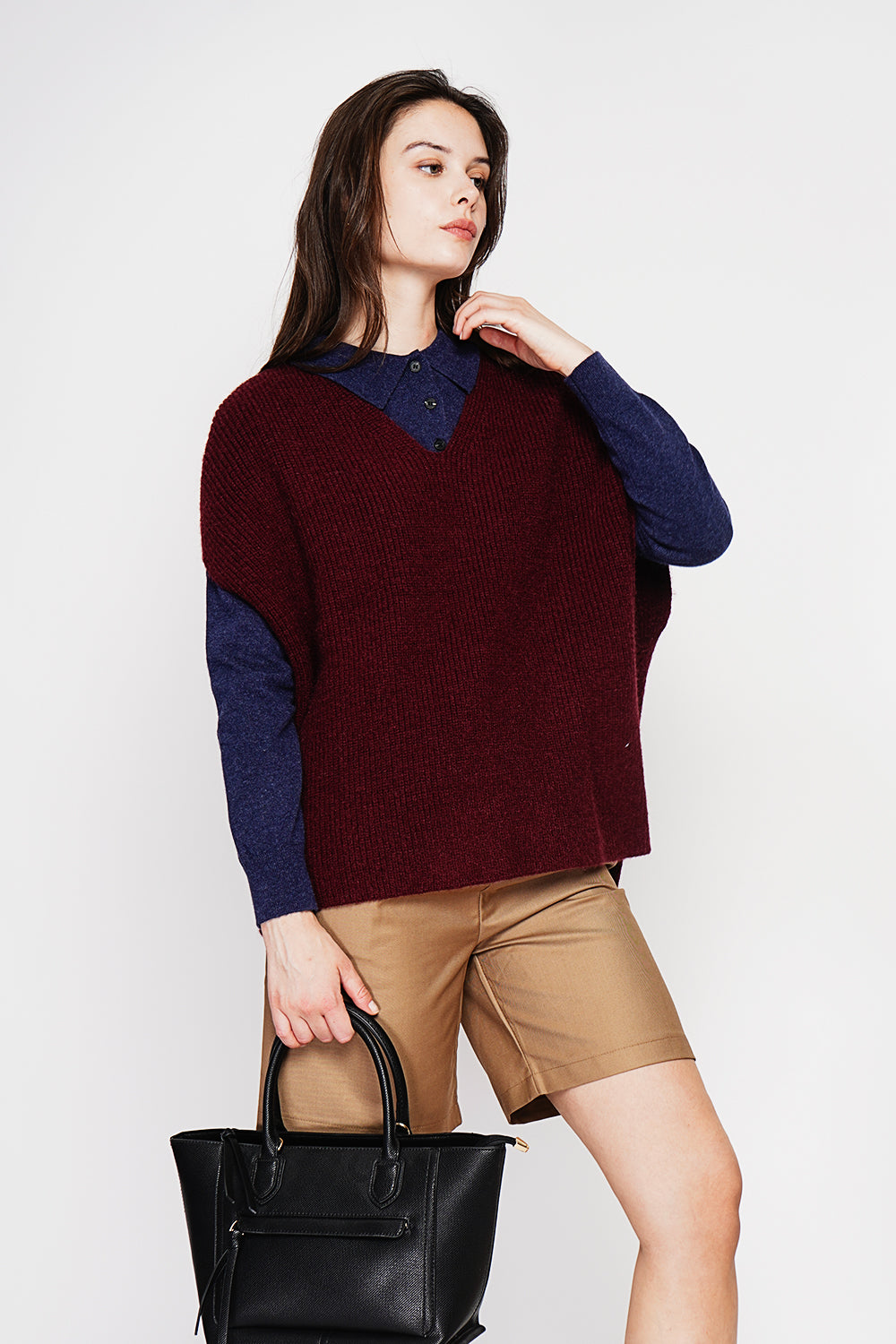 V-neck poncho sweater with fancy knit and oversized cut – Wine red – C&Jo