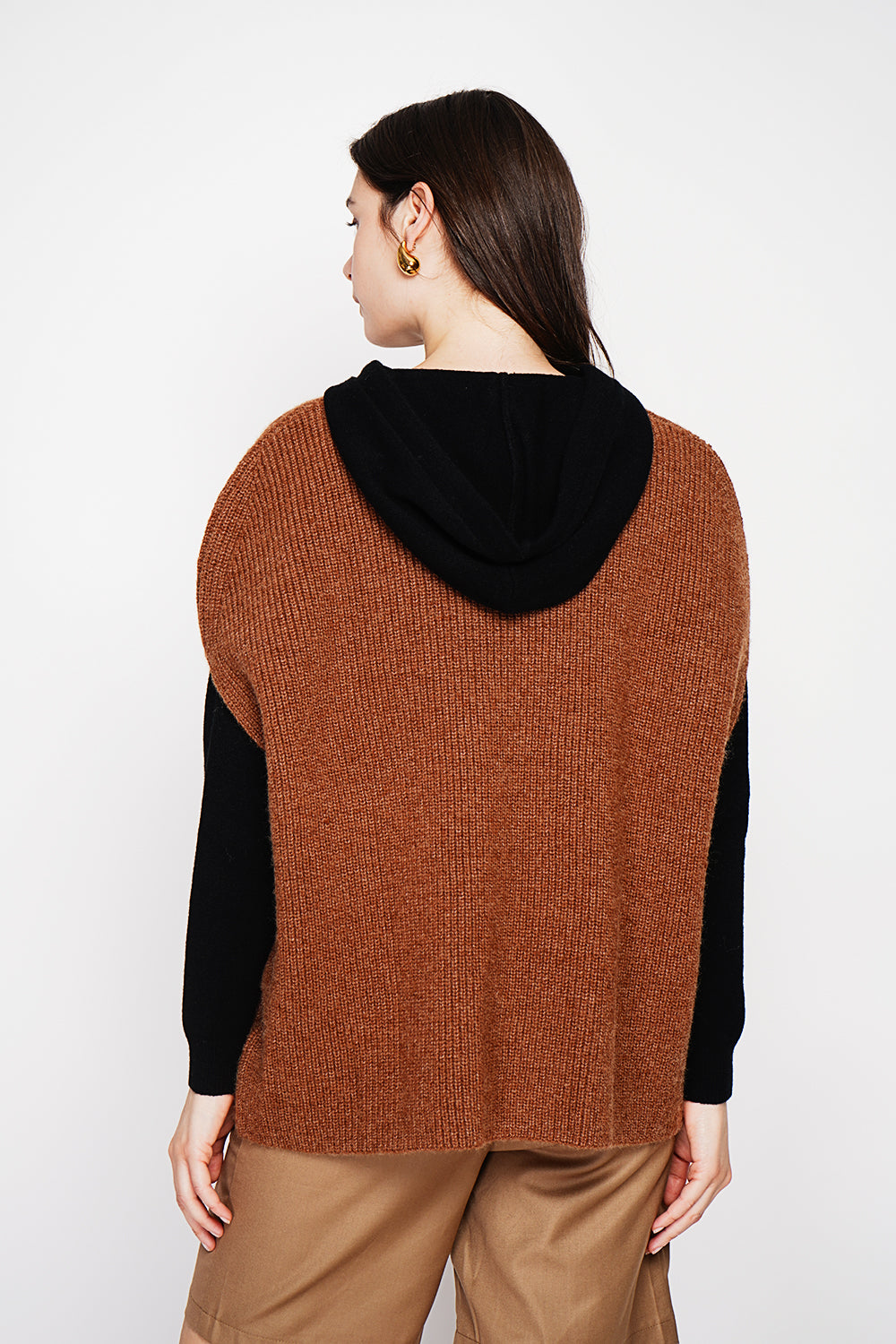 V-neck poncho sweater with fancy knit and oversized cut