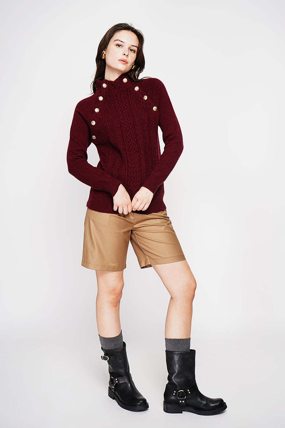 High-neck sweater with 2-ribbed buttoning and long sleeves