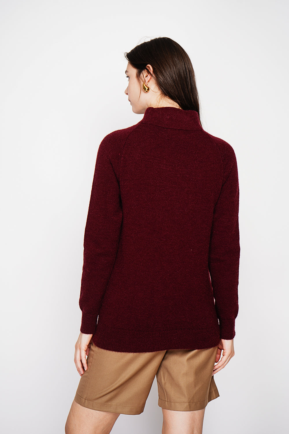 High-neck sweater with 2-ribbed buttoning and long sleeves