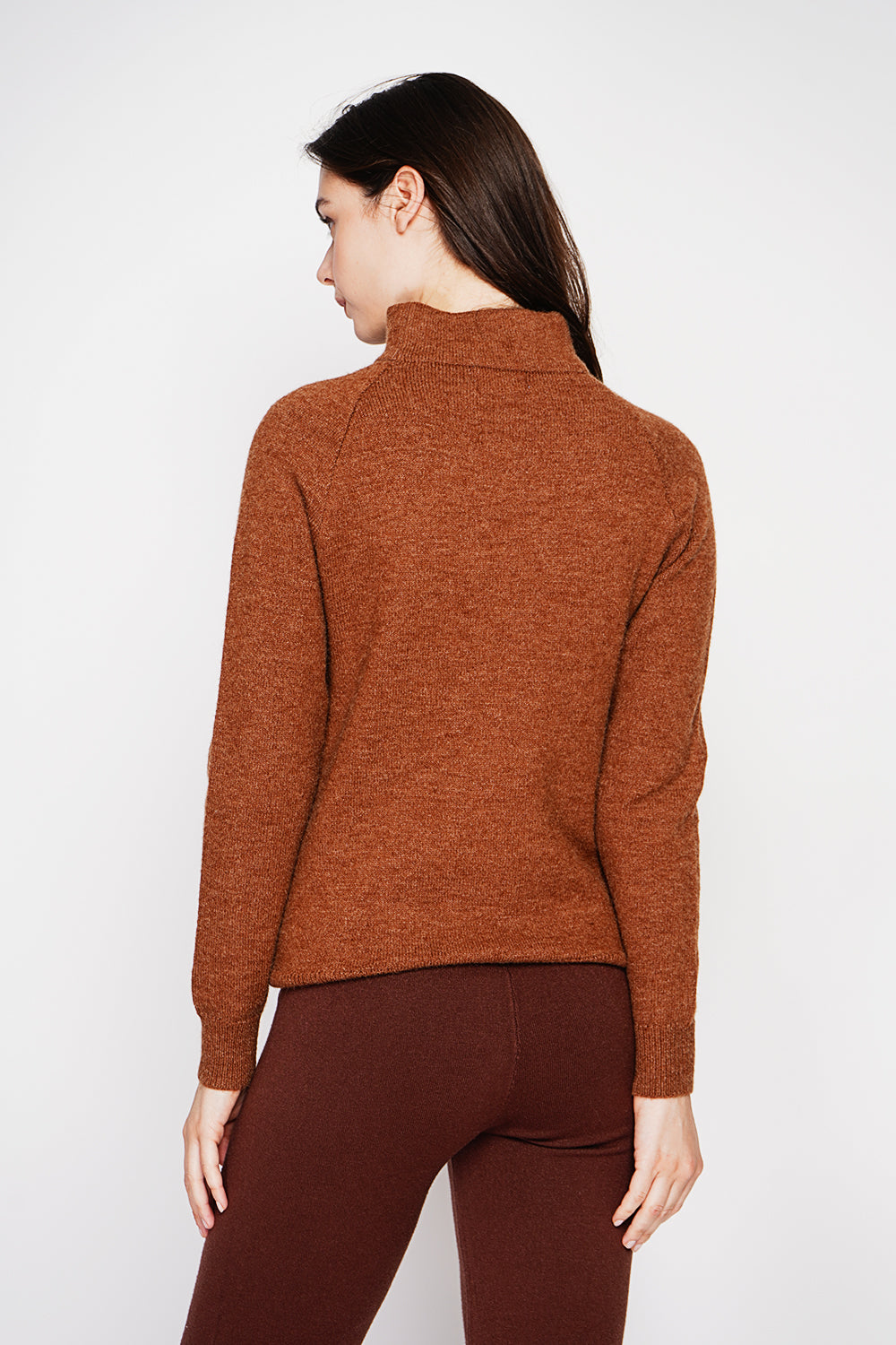 High-neck sweater with 2-ribbed buttoning and long sleeves