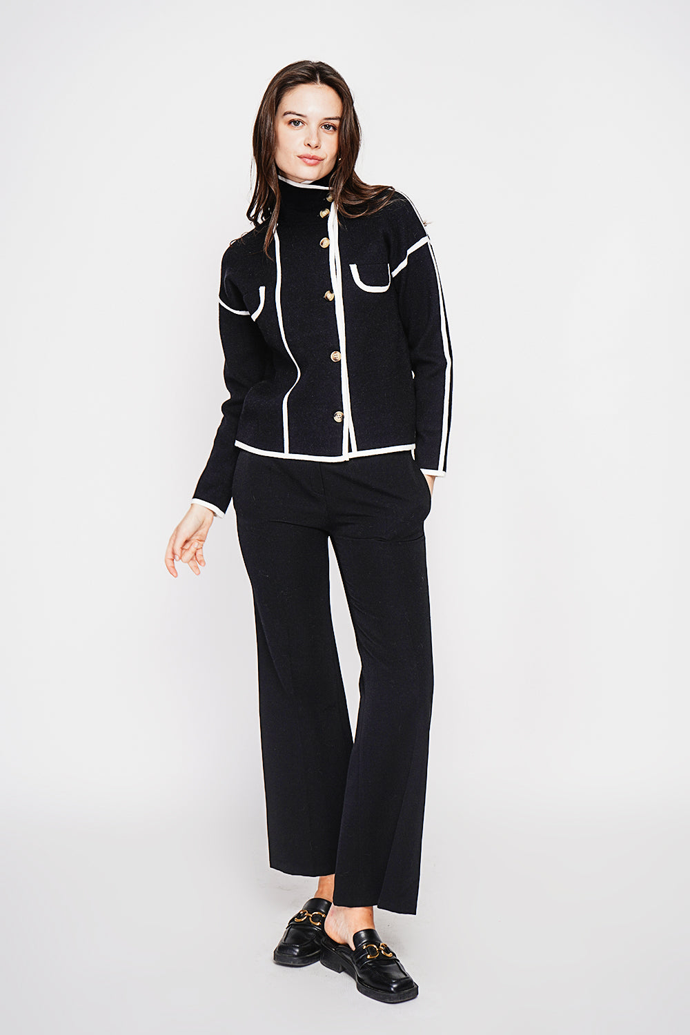 Two-tone stand-up collar jacket with long sleeves