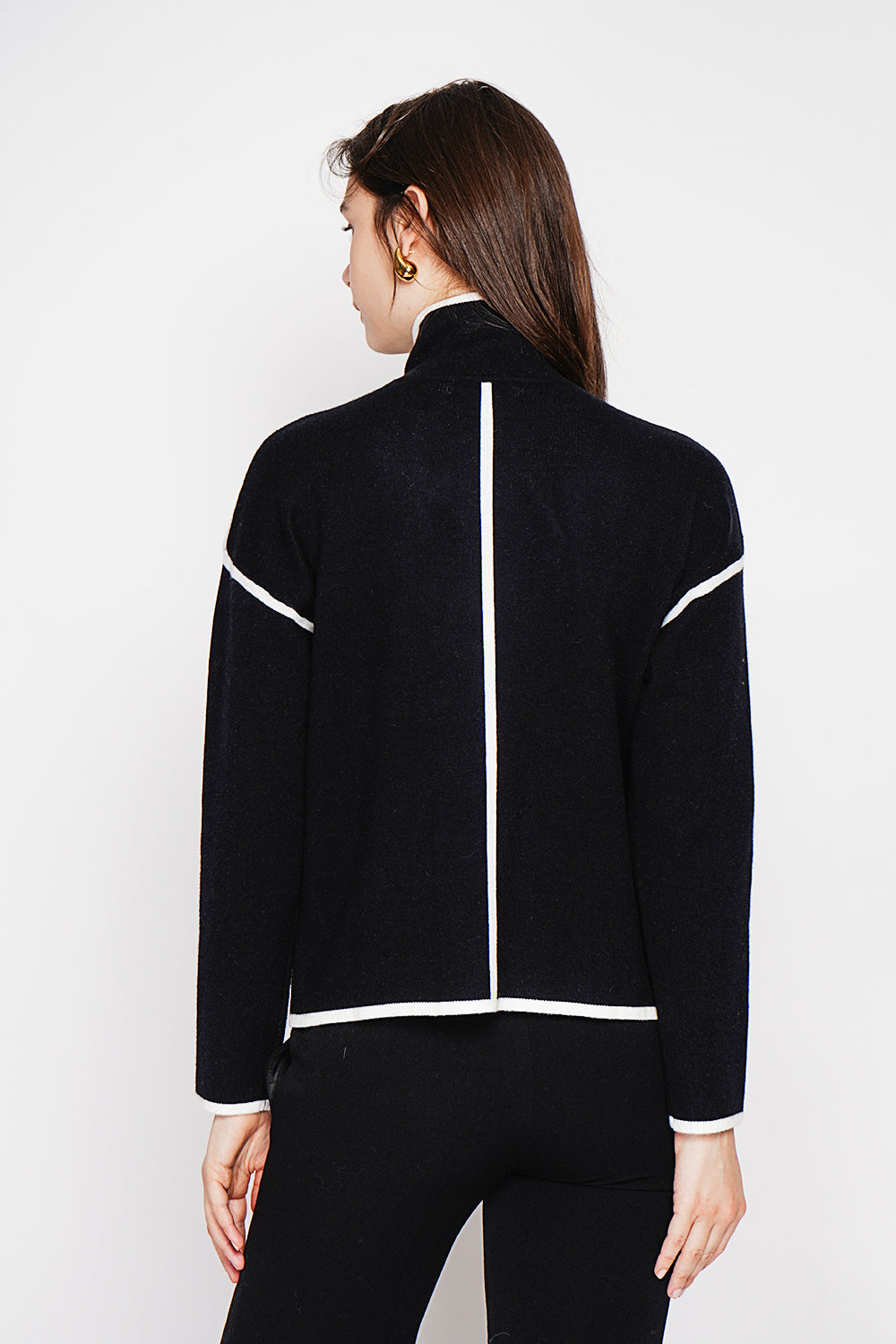Two-tone stand-up collar jacket with long sleeves