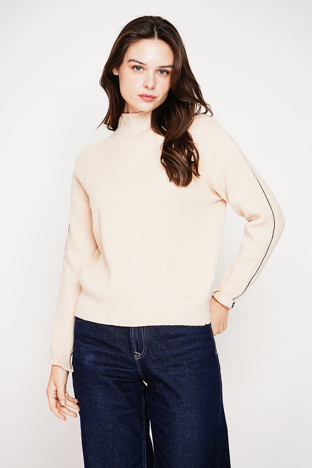 Two-tone high neck sweater Oversized fit with long sleeves – Cream – C&Jo