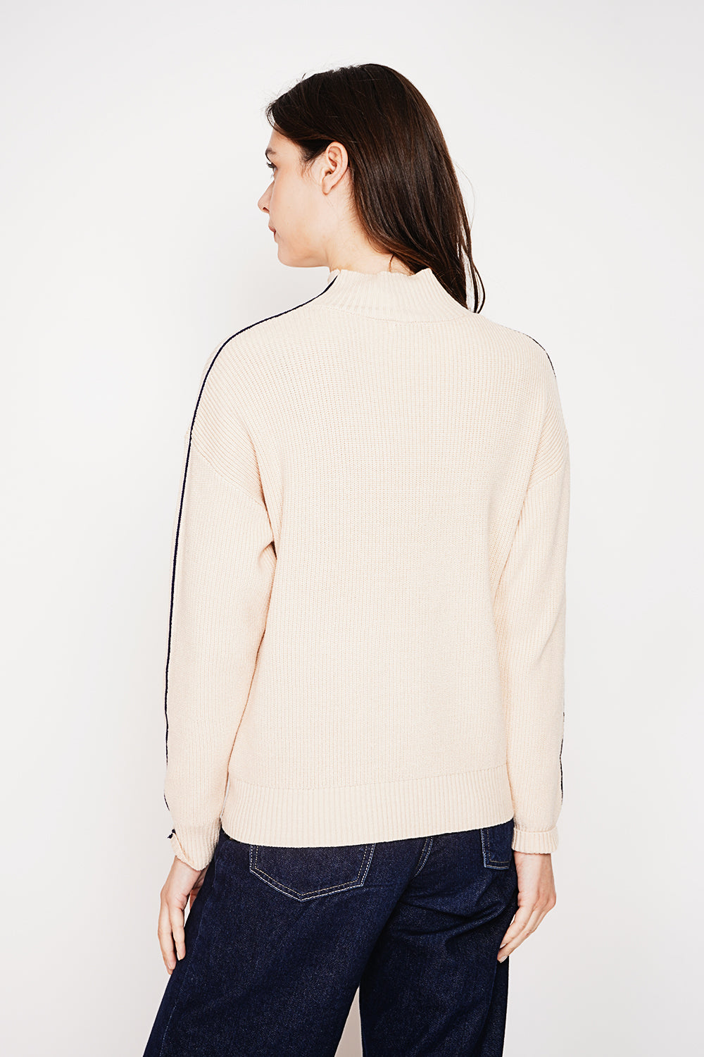 Two-tone high neck sweater Oversized fit with long sleeves – Cream – C&Jo