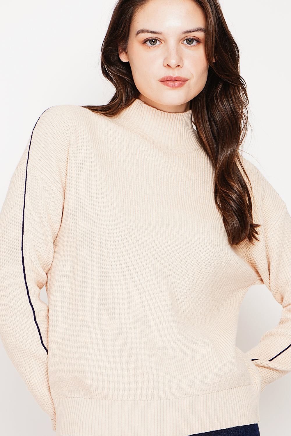Two-tone high neck sweater Oversized fit with long sleeves – Cream – C&Jo