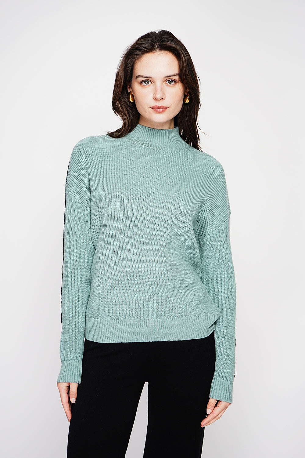 Two-tone high neck sweater Oversized fit with long sleeves