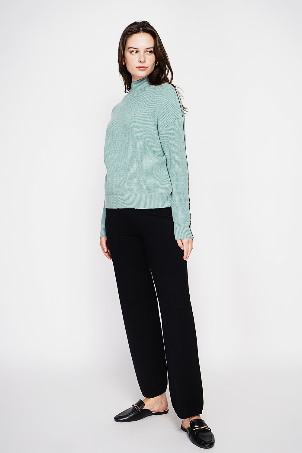 Two-tone high neck sweater Oversized fit with long sleeves