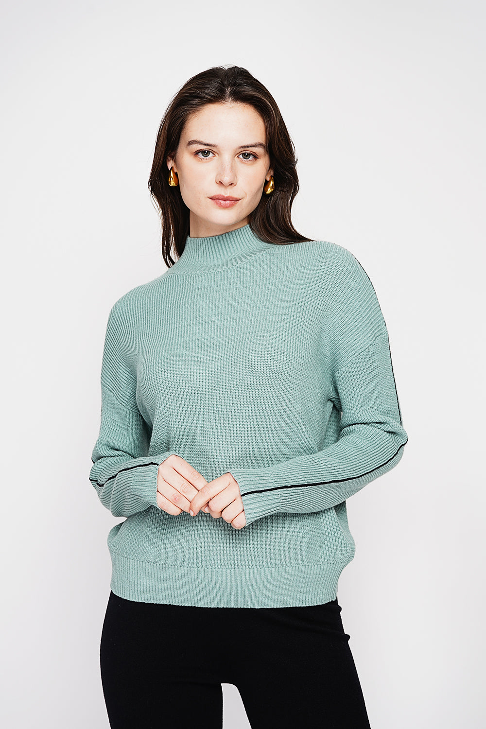 Two-tone high neck sweater Oversized fit with long sleeves