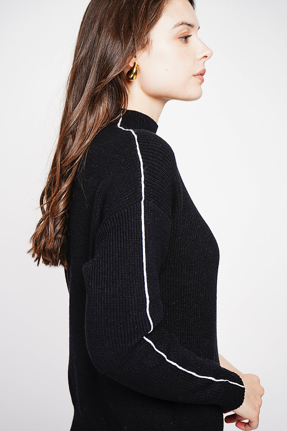 Two-tone high neck sweater Oversized fit with long sleeves
