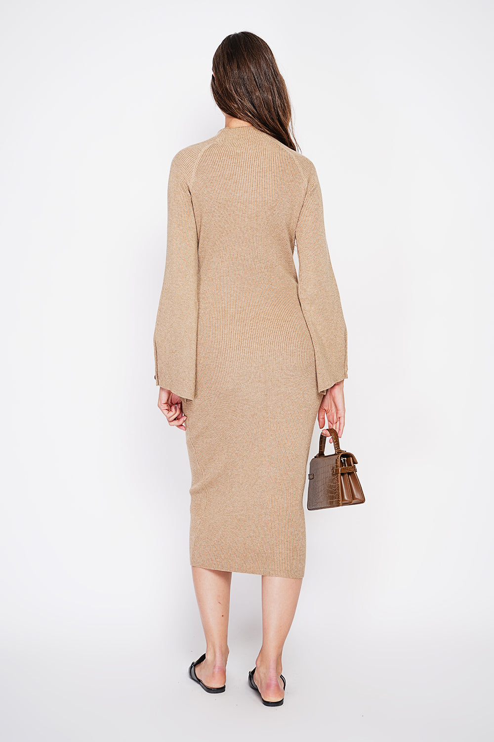 Ribbed high neck dress with buttoning on the long sleeves – Camel – C&Jo