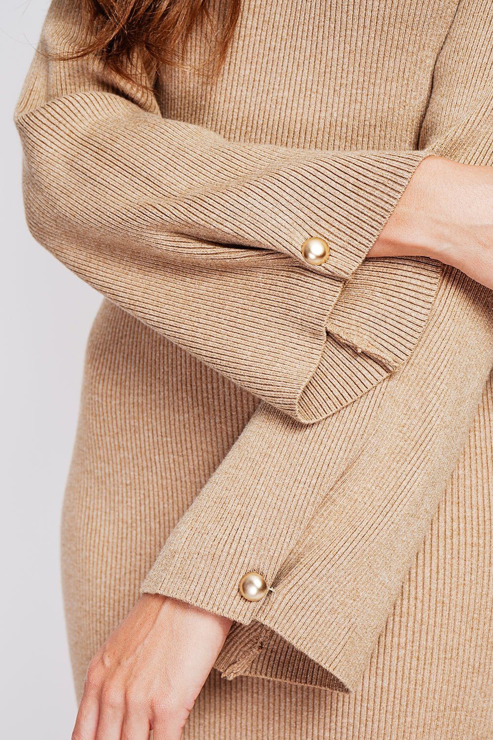 Ribbed high neck dress with buttoning on the long sleeves – Camel – C&Jo