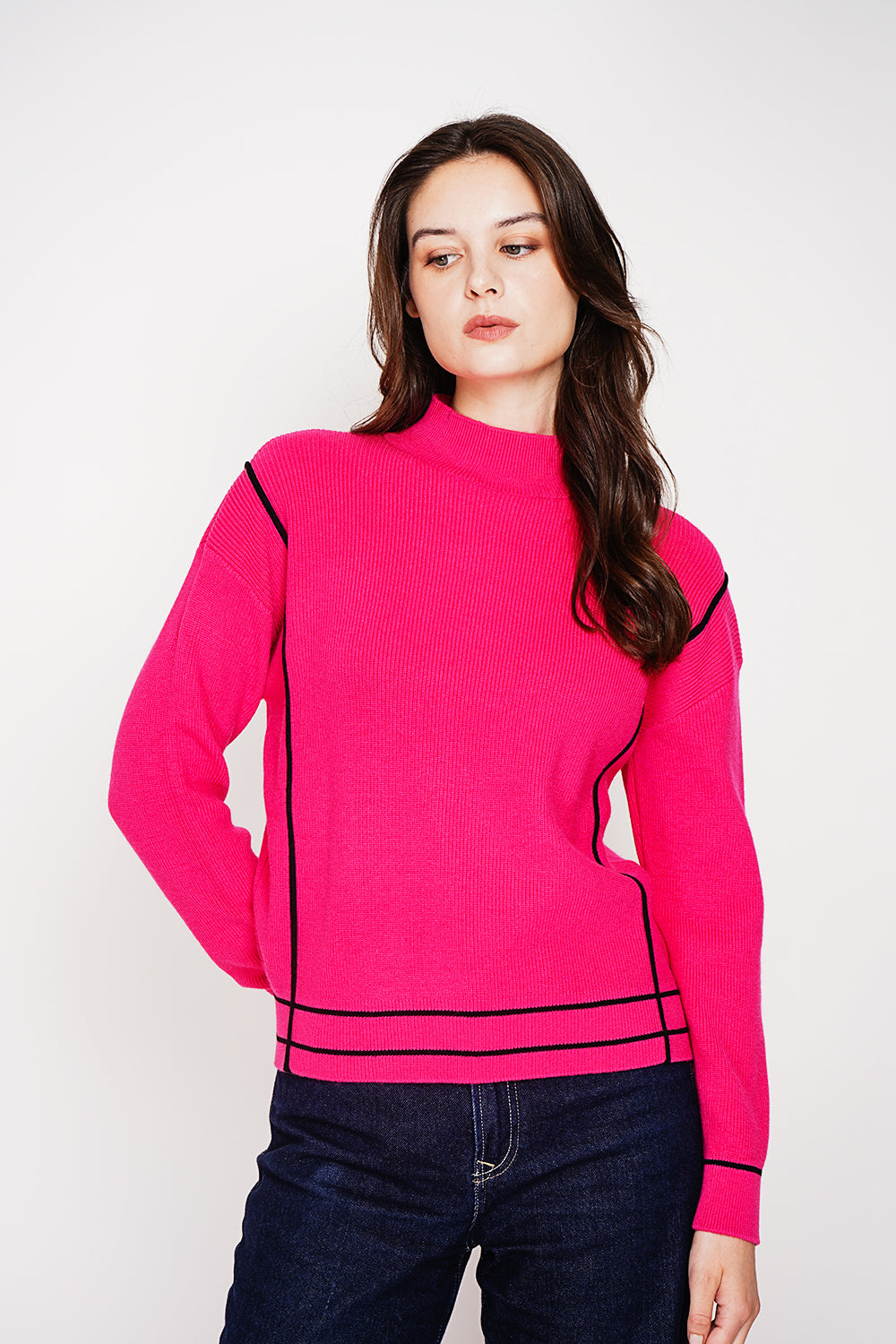 Two-tone oversized high neck sweater with long sleeves