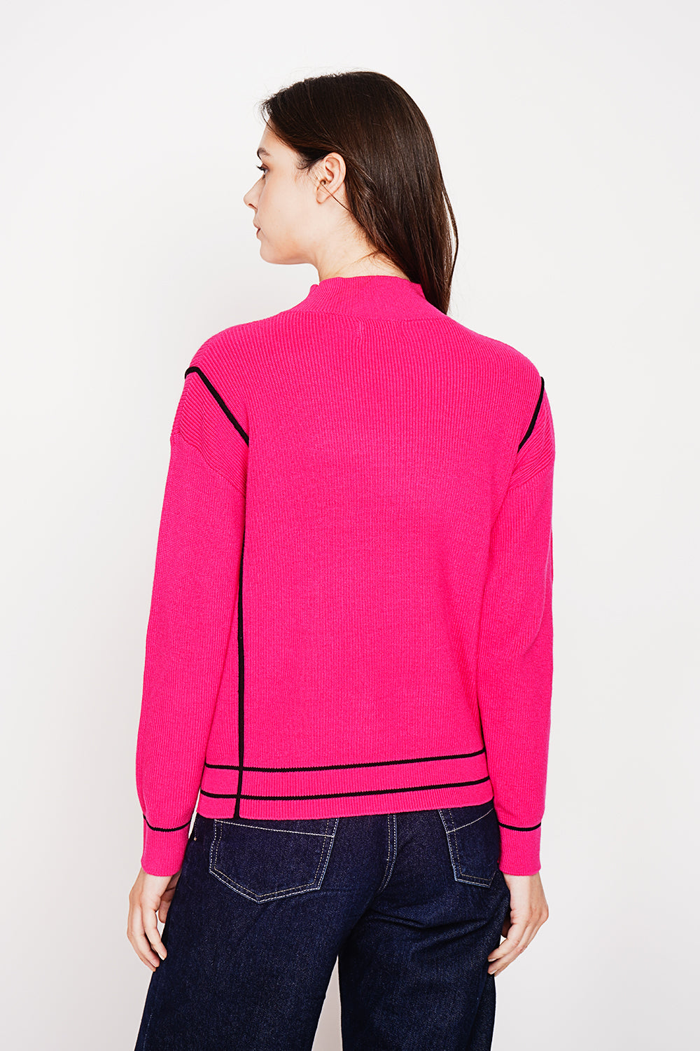 Two-tone oversized high neck sweater with long sleeves