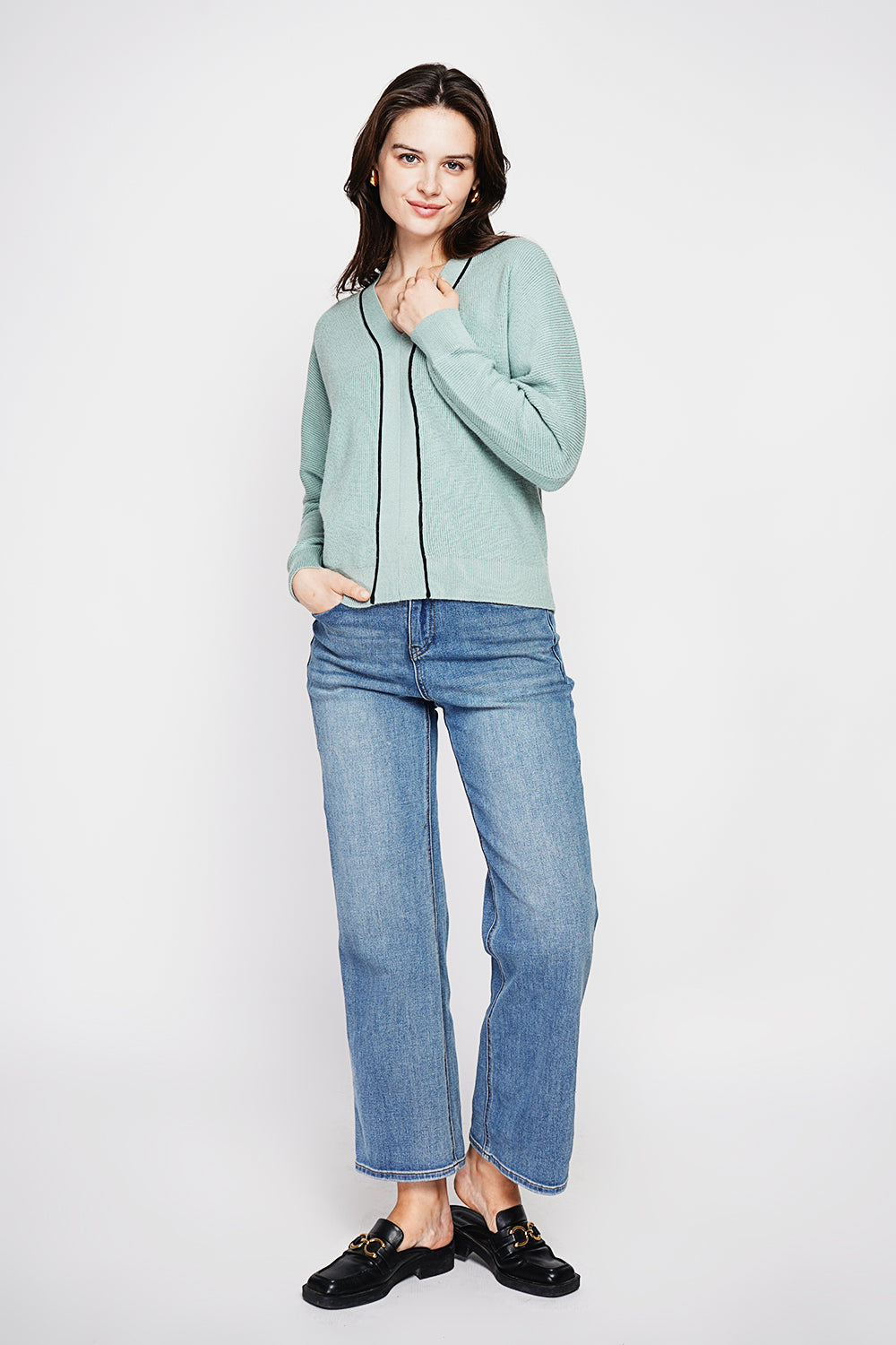 Oversized V-neck sweater with long sleeves