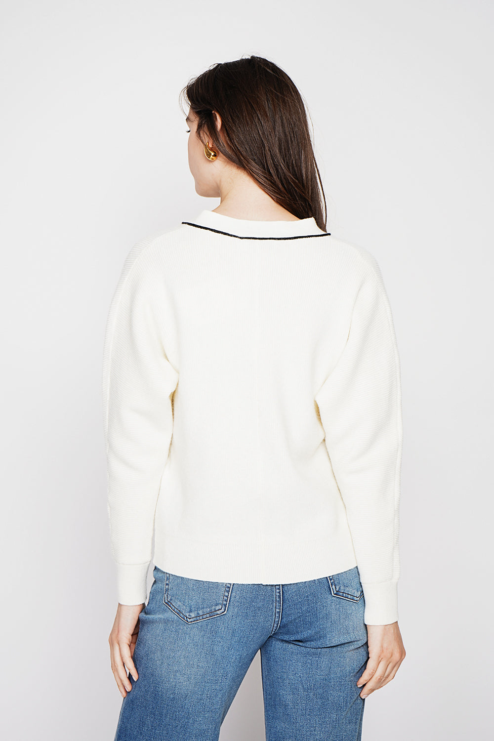 Oversized V-neck sweater with long sleeves