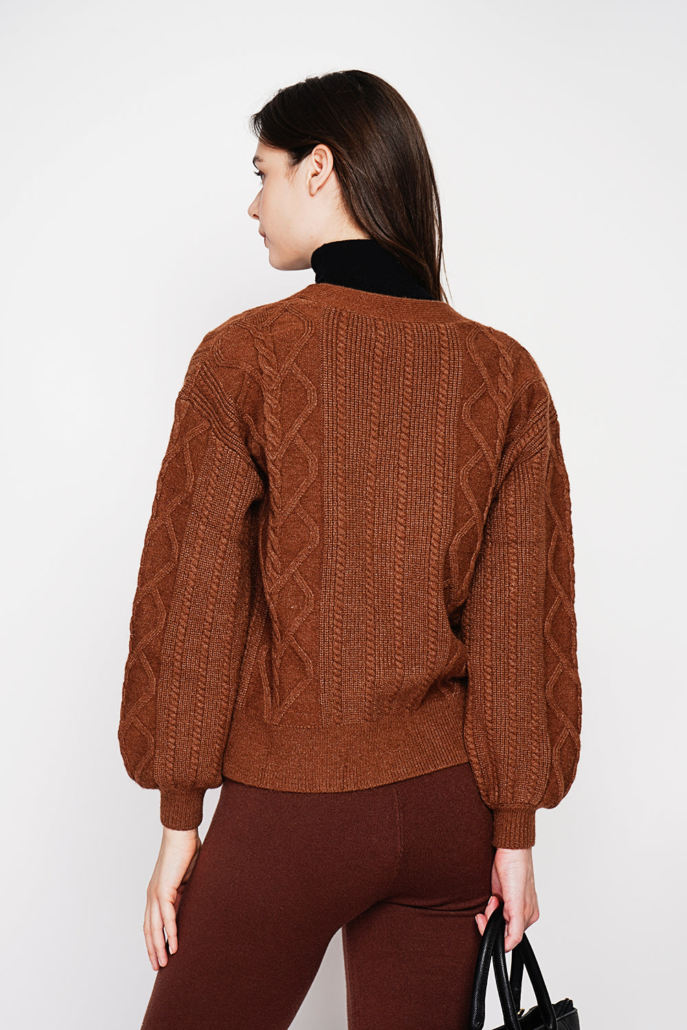 V-neck cardigan in fancy knit, oversized cut with long sleeves – Brown – C&Jo