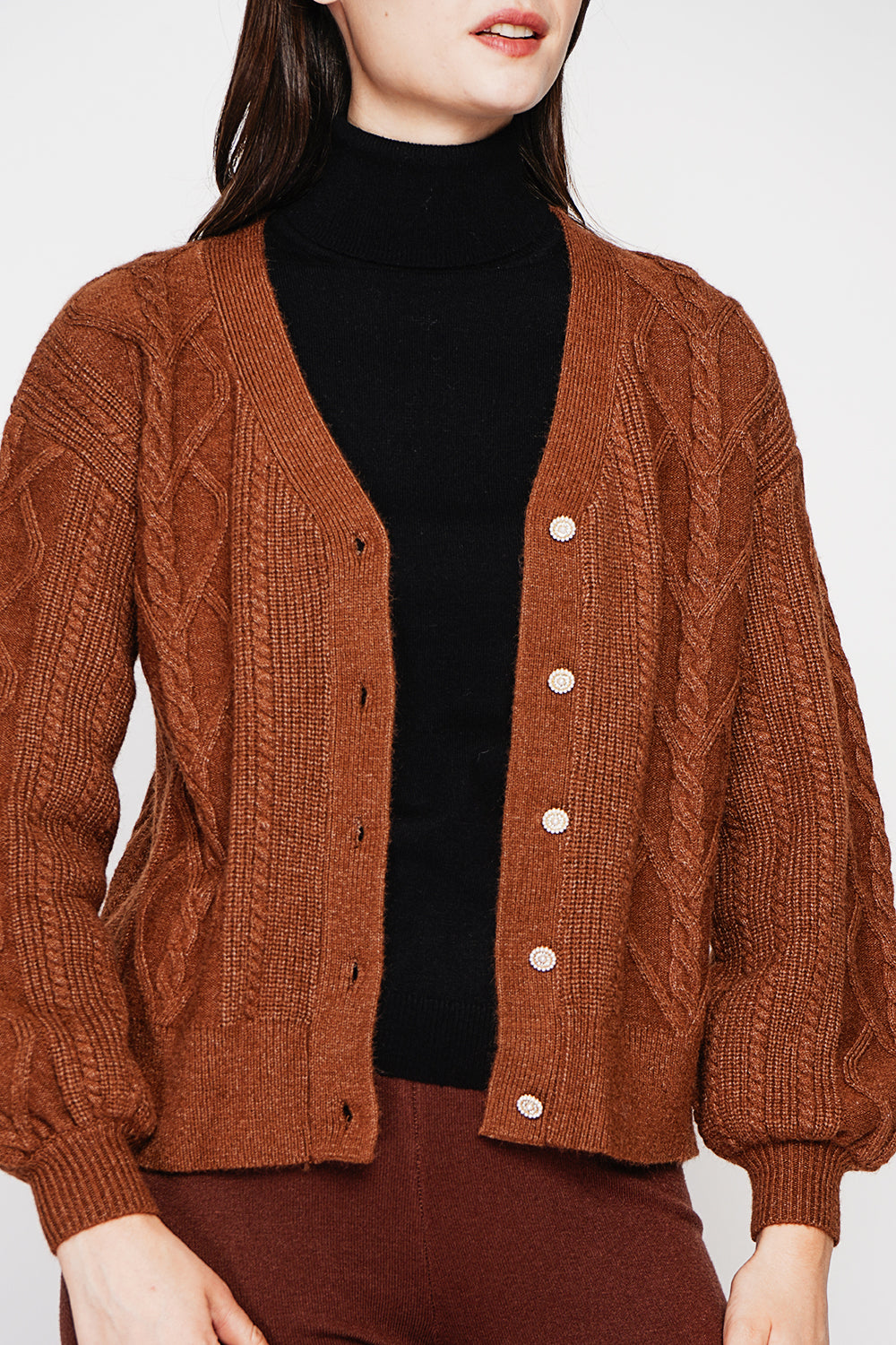 V-neck cardigan in fancy knit, oversized cut with long sleeves – Brown – C&Jo