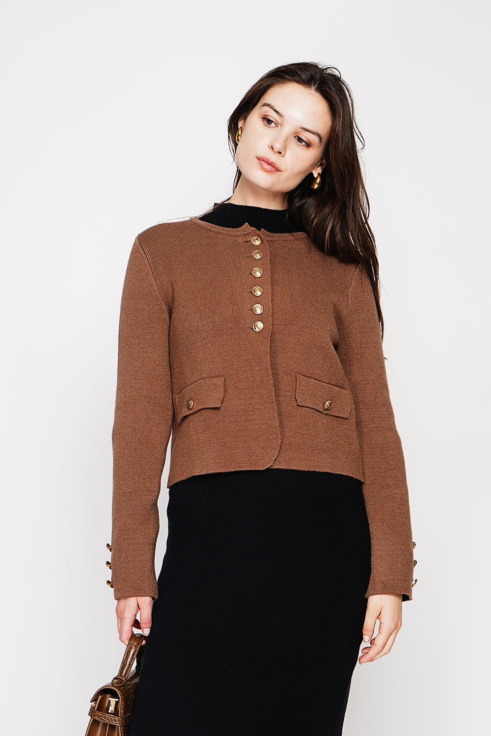 Veste courte boutons fantaisie à rabat – Marron – C&Jo