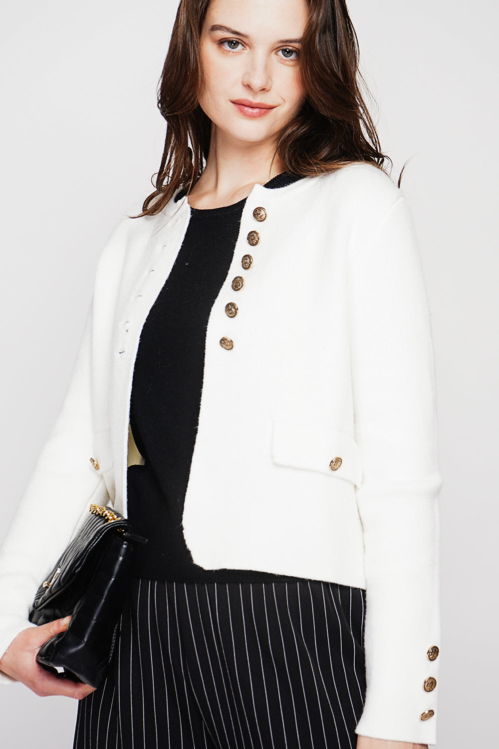 Veste courte boutons fantaisie à rabat – Blanc cassé – C&Jo