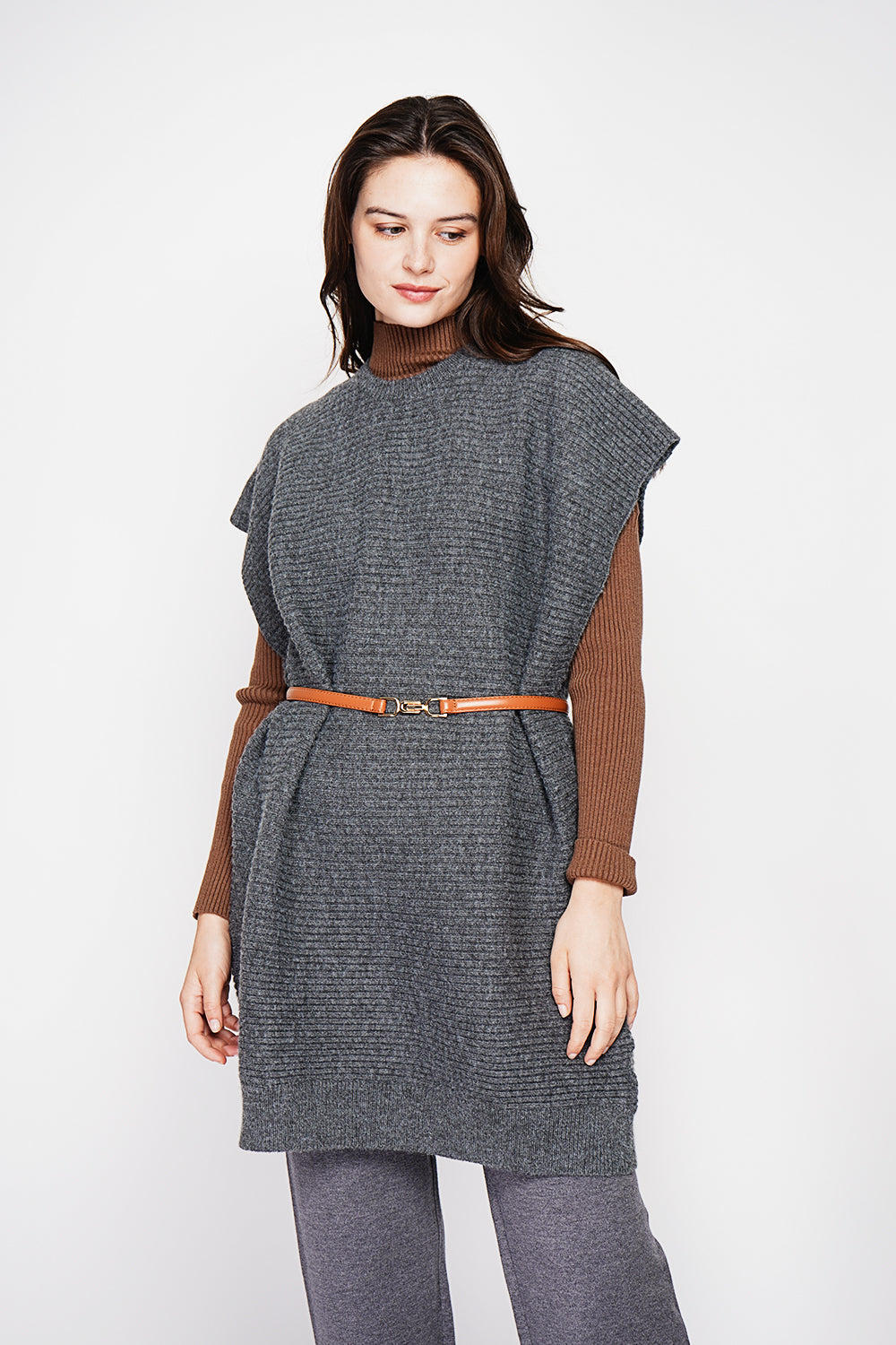 Oversized cut ribbed round neck poncho dress – Dark gray – C&Jo