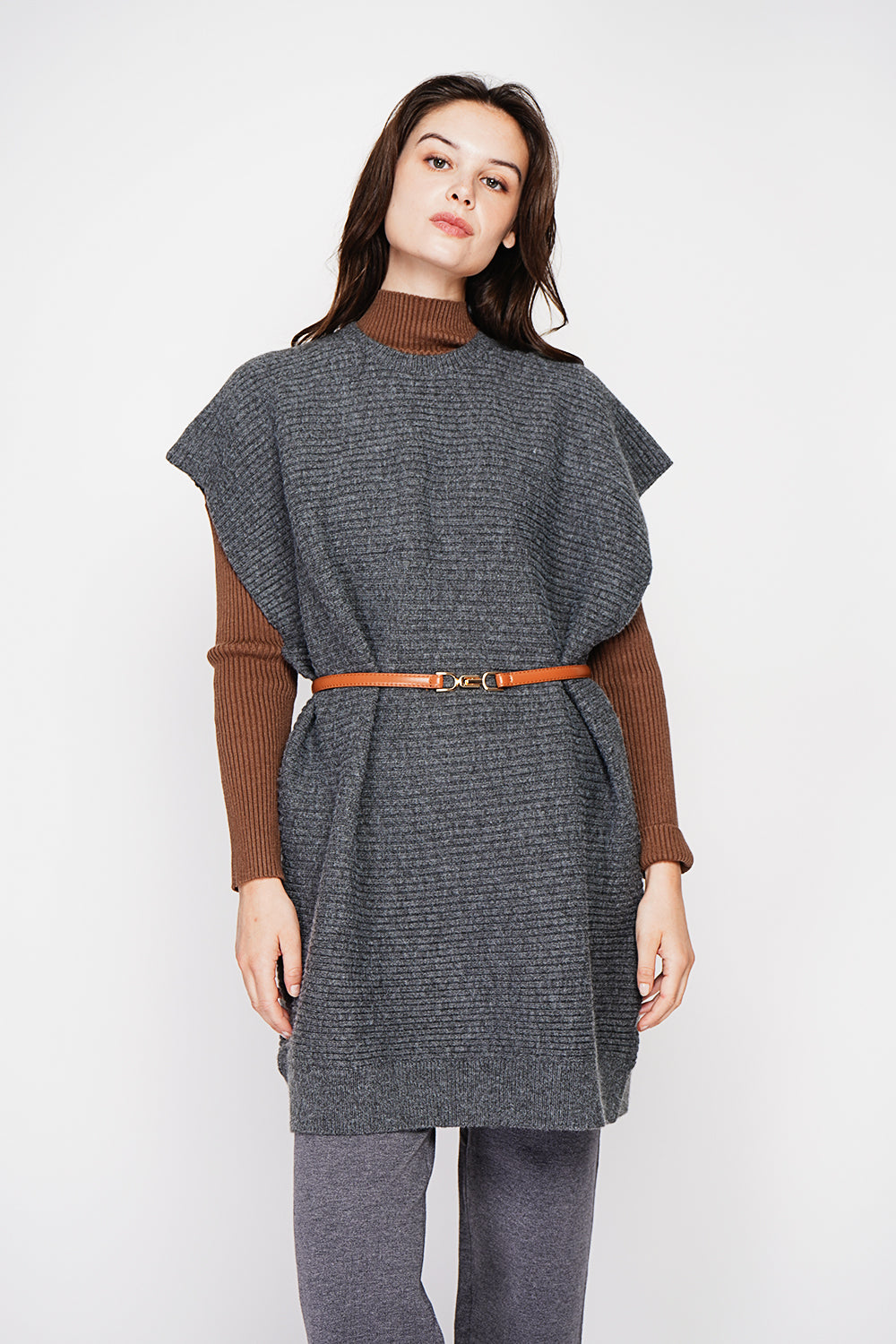 Oversized cut ribbed round neck poncho dress – Dark gray – C&Jo