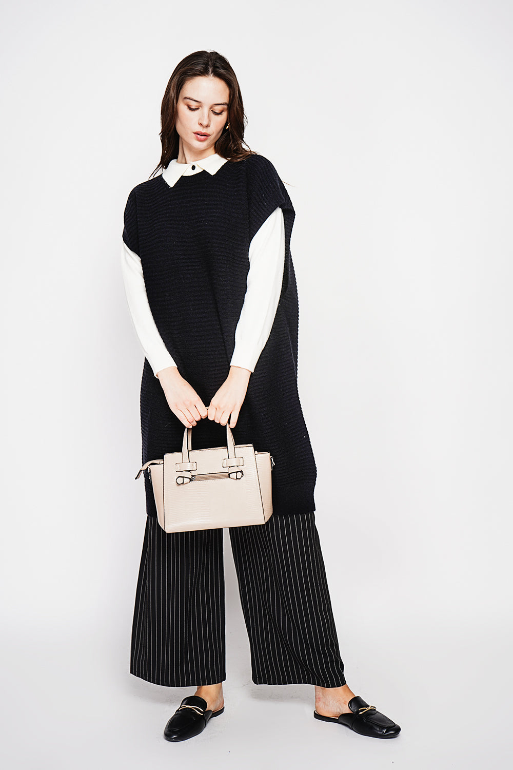 Oversized cut ribbed round neck poncho dress