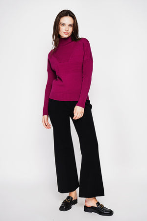 Oversized ribbed turtleneck sweater with long sleeves