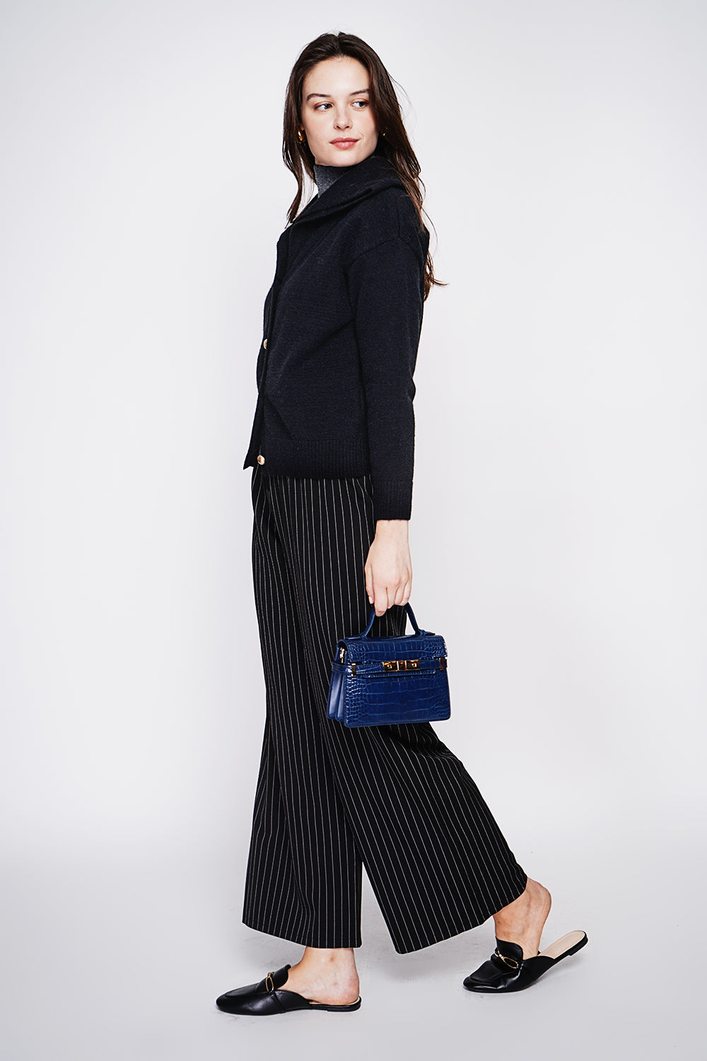 Double collar buttoned front oversized cut long sleeve vest
