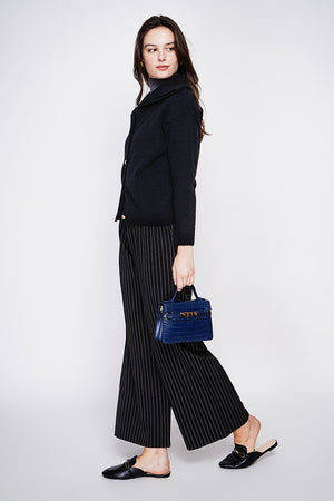 Double collar buttoned front oversized cut long sleeve vest