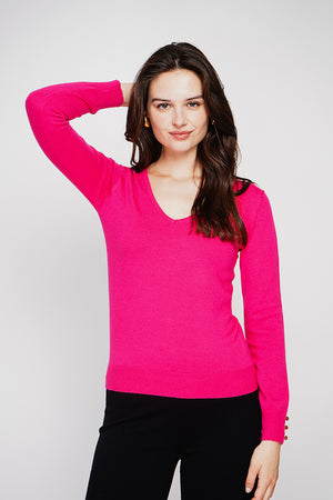Classic V-neck sweater knitted in 2 threads with long sleeves