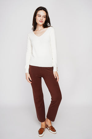 Classic V-neck sweater knitted in 2 threads with long sleeves