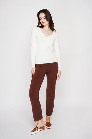 Classic V-neck sweater knitted in 2 threads with long sleeves
