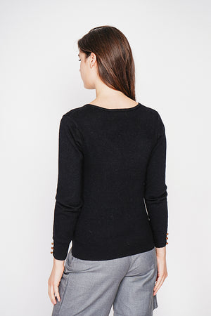 Classic V-neck sweater knitted in 2 threads with long sleeves