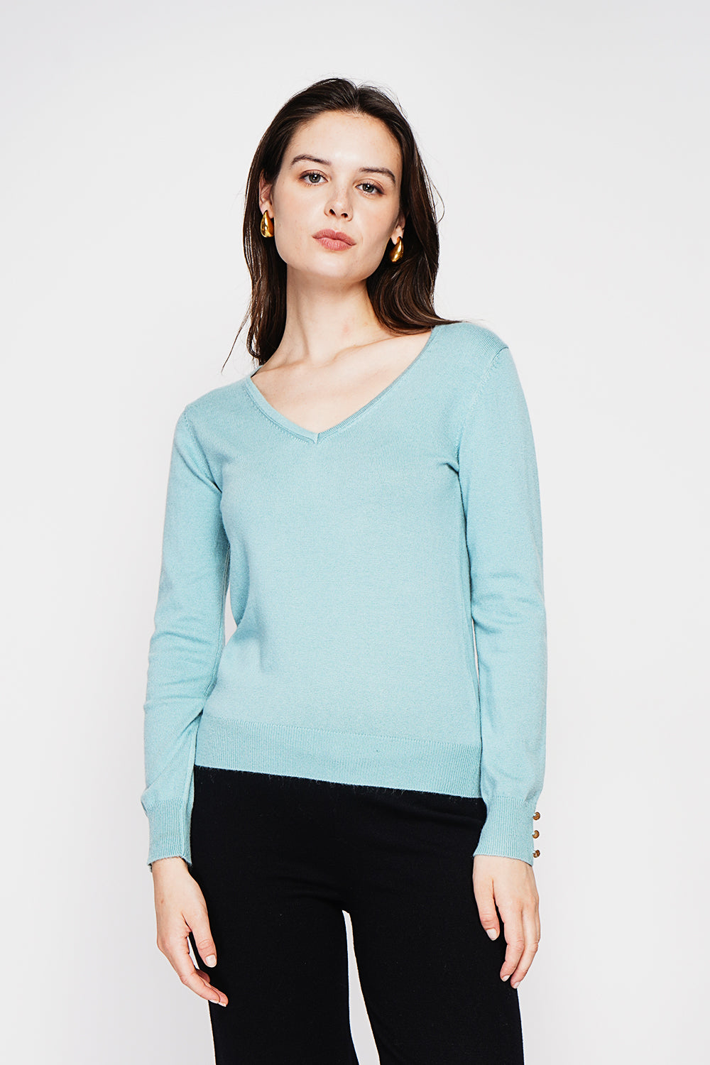 Classic V-neck sweater knitted in 2 threads with long sleeves