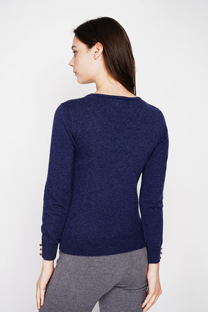 Classic round neck sweater knitted in 2 threads with long sleeves