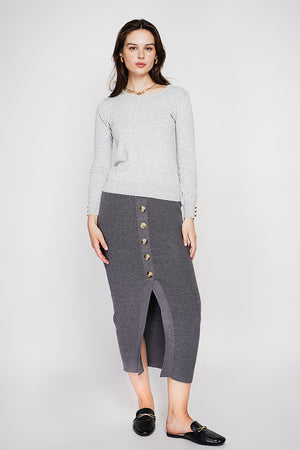 Classic round neck sweater knitted in 2 threads with long sleeves