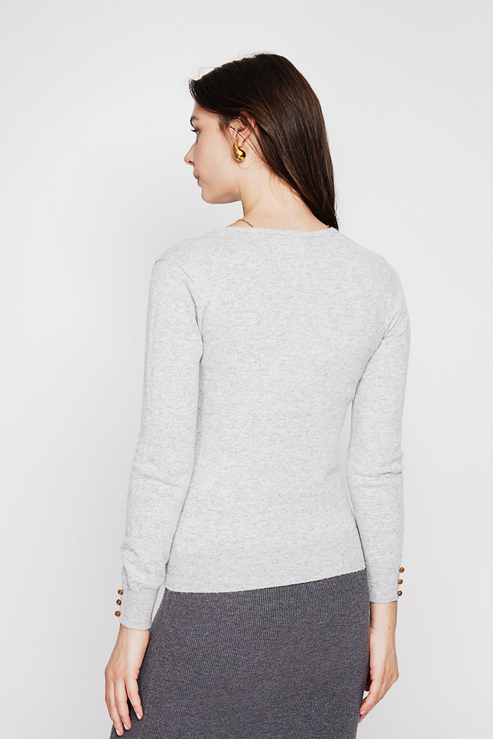 Classic round neck sweater knitted in 2 threads with long sleeves