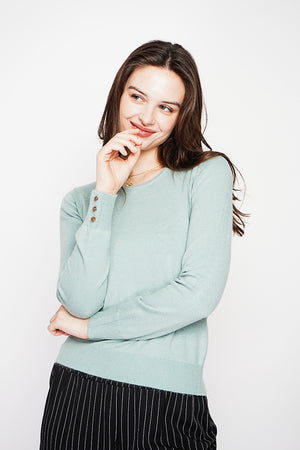 Classic round neck sweater knitted in 2 threads with long sleeves