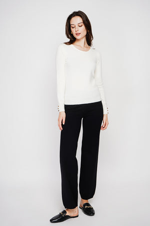 Classic round neck sweater knitted in 2 threads with long sleeves