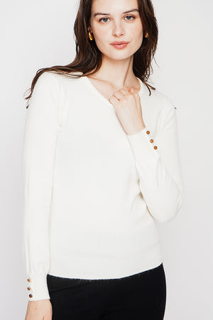 Classic round neck sweater knitted in 2 threads with long sleeves