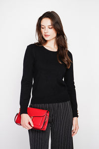 Classic round neck sweater knitted in 2 threads with long sleeves
