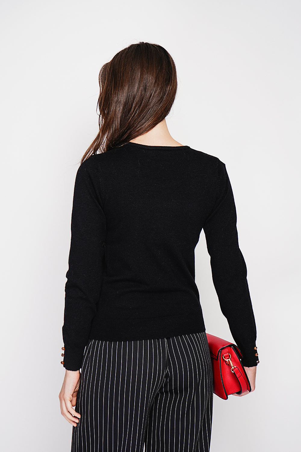 Classic round neck sweater knitted in 2 threads with long sleeves