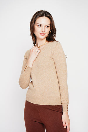 Classic round neck sweater knitted in 2 threads with long sleeves