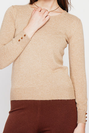 Classic round neck sweater knitted in 2 threads with long sleeves